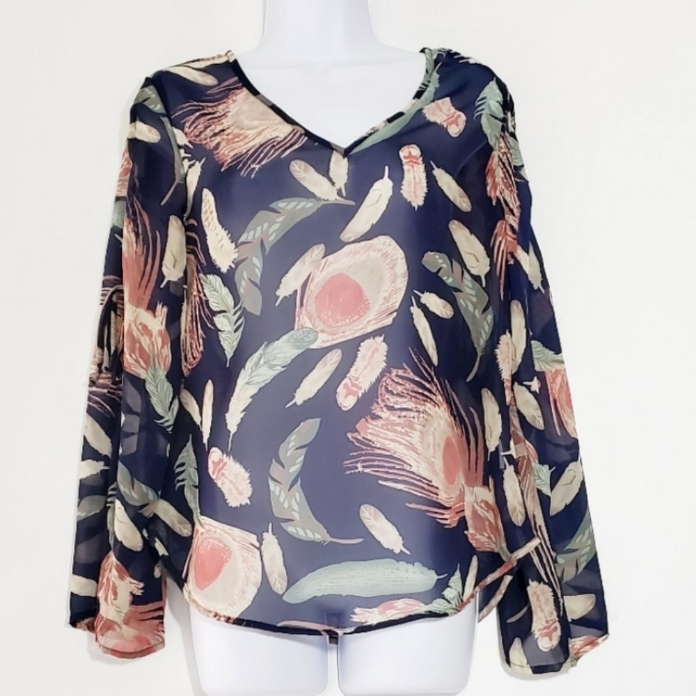 Demeanor Top